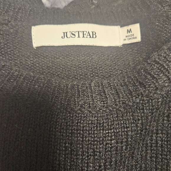 JustFab Lace Shoulder Sweater Black Size M - Picture 3 of 5